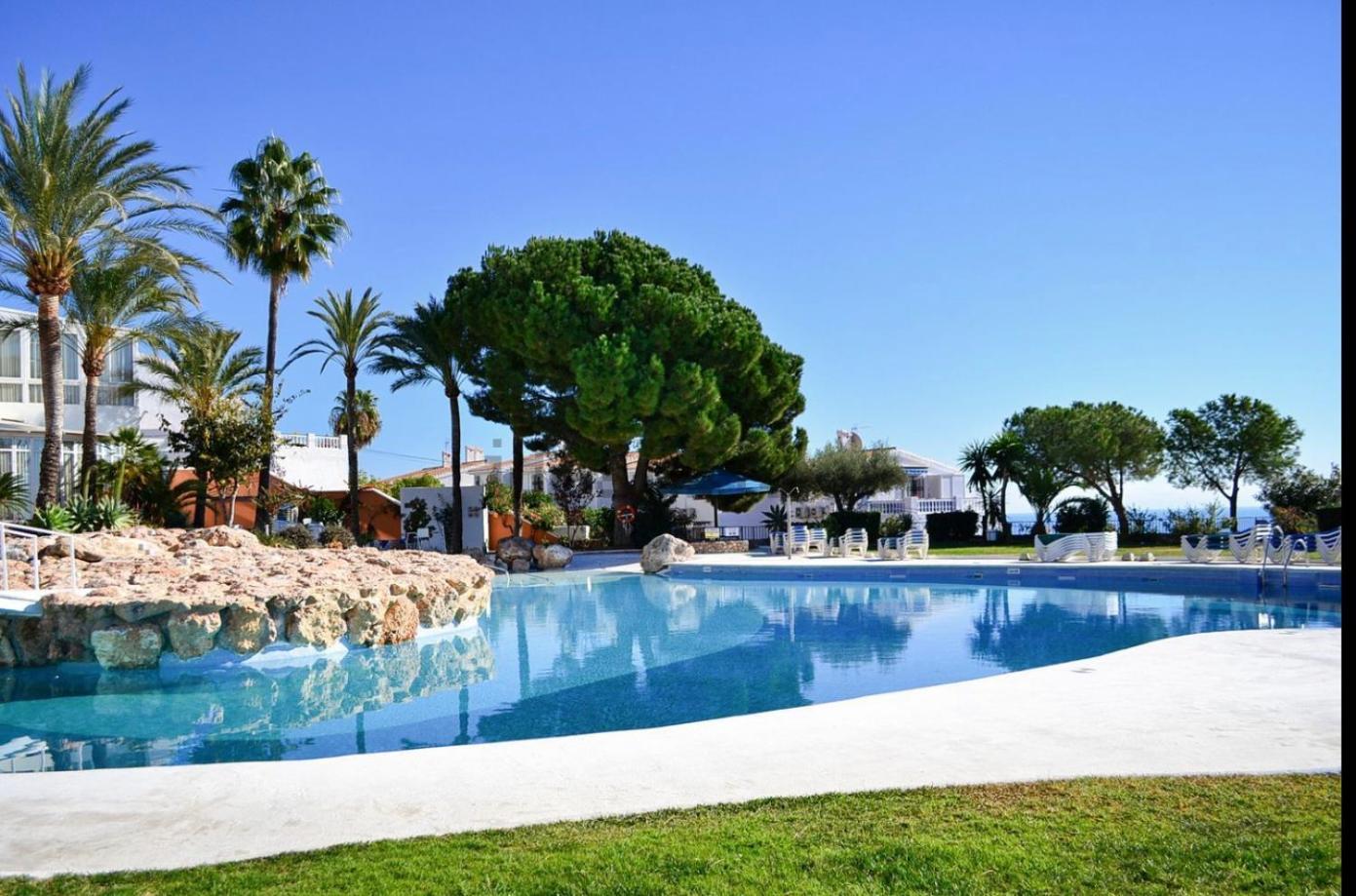 Apartamento Hibiscos, San Juan De Capistrano نيرخا المظهر الخارجي الصورة